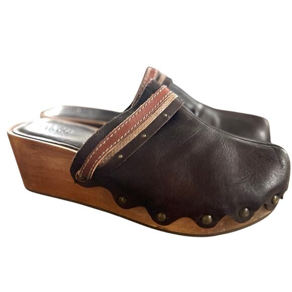Olukai Dark Brown Leather Scallop Wood Slip On Clog - Picture 1 of 10